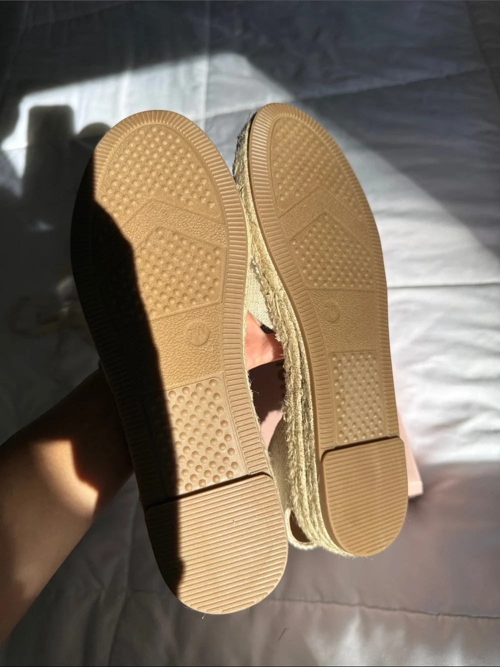 BRAND NEW CUSHIONAIRE Talisa Choclate beige Espadrille Wedge Sandals 7 wide